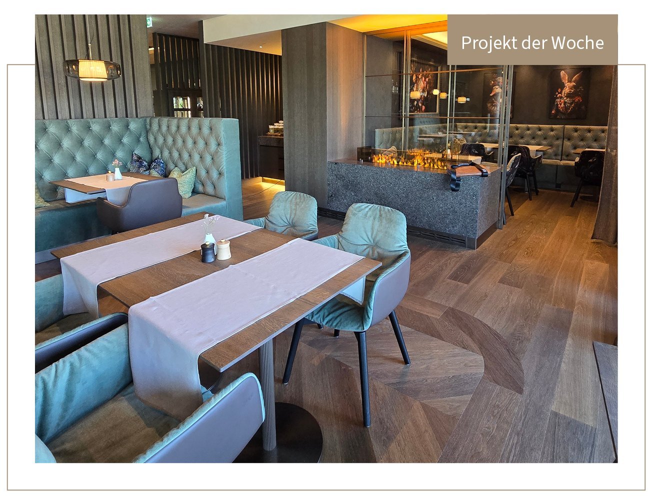 Dunkles Eichenparkett in Form von Fischgrat und Landhausdiele im edlen Restaurantbereich eines Hotels