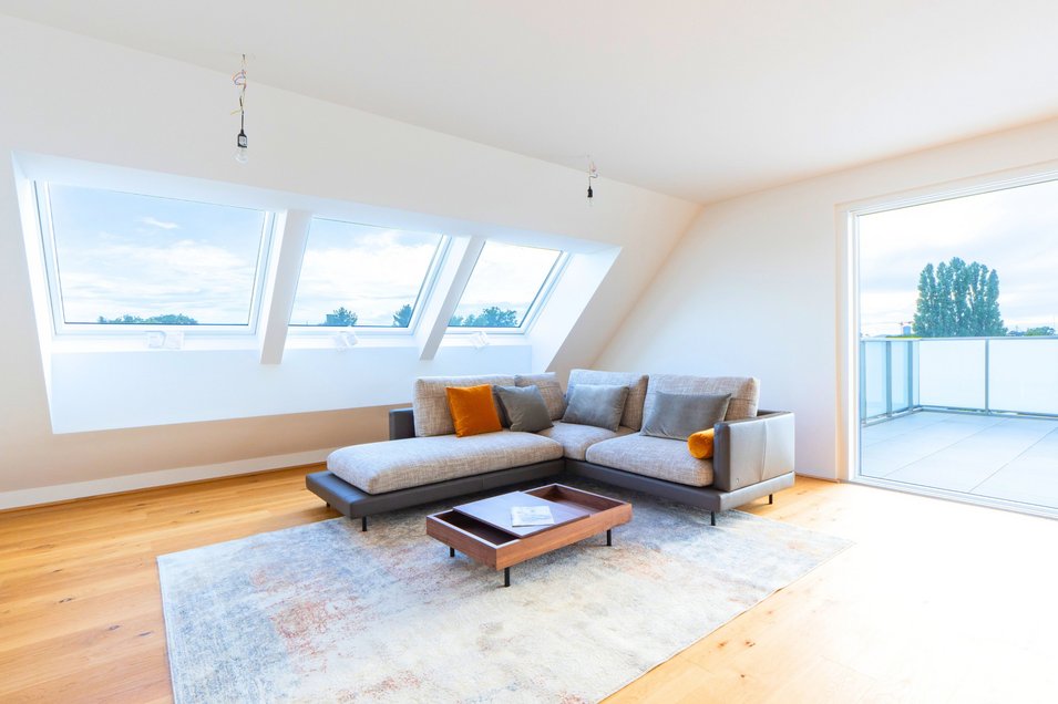 Wohnzimmer mit Eichenparkett in Luxuswohnung Wien