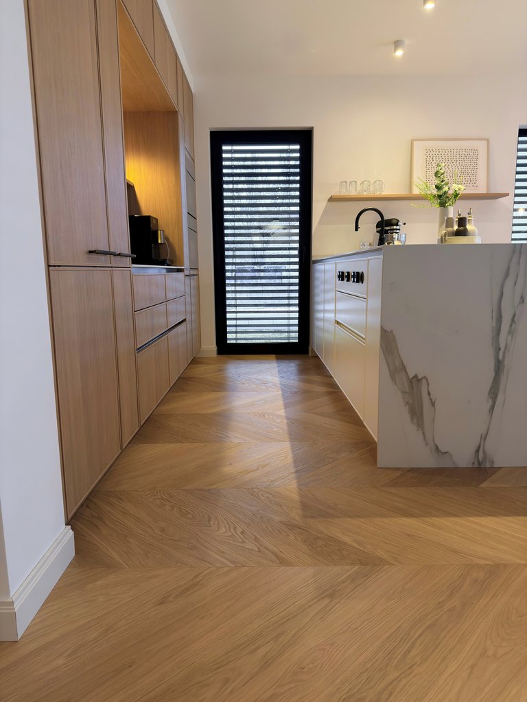 Chevron Eiche Natur Perla