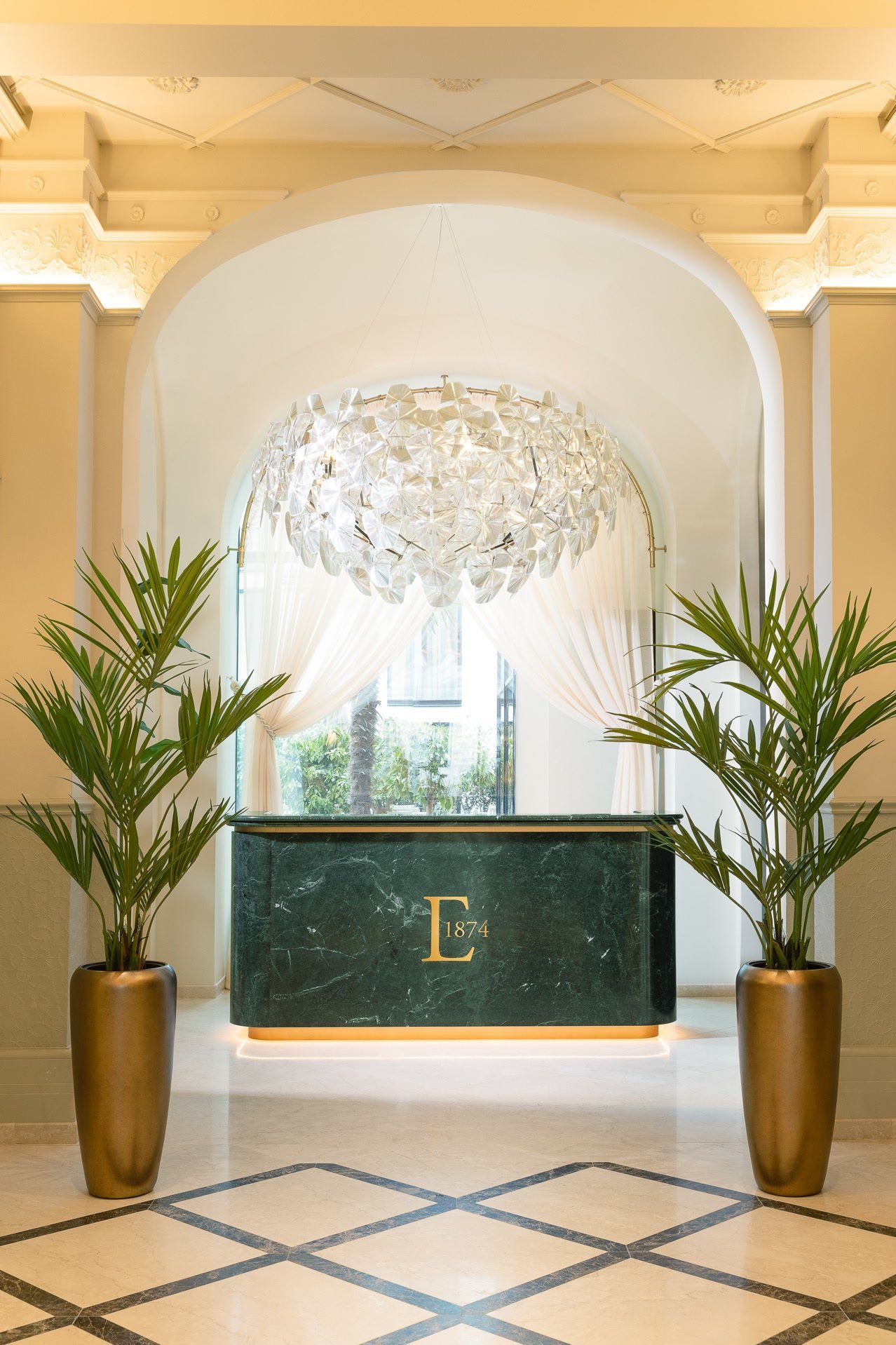 [Translate to EN:] Rezeption Hotel Chotek Wien