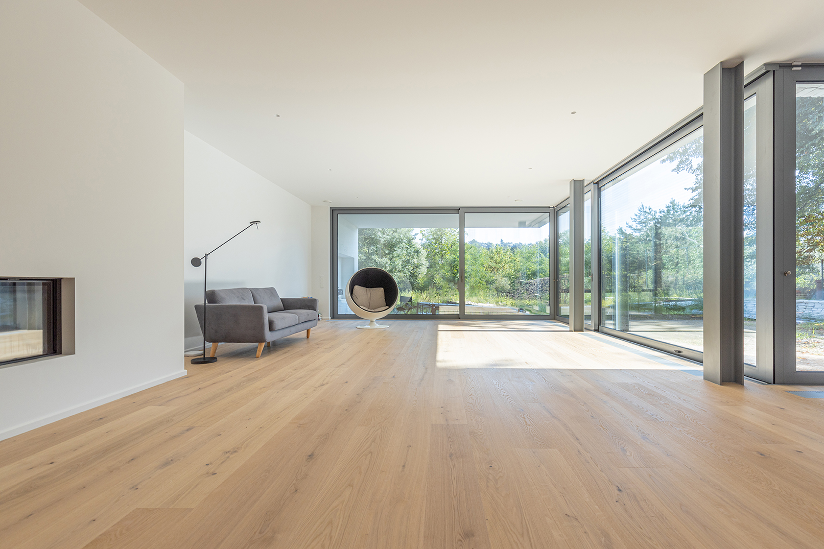 MULTIflor NOVOLOC 5G Eiche Country Bianca Großes Wohnzimmer mit Landhausdielen Eiche